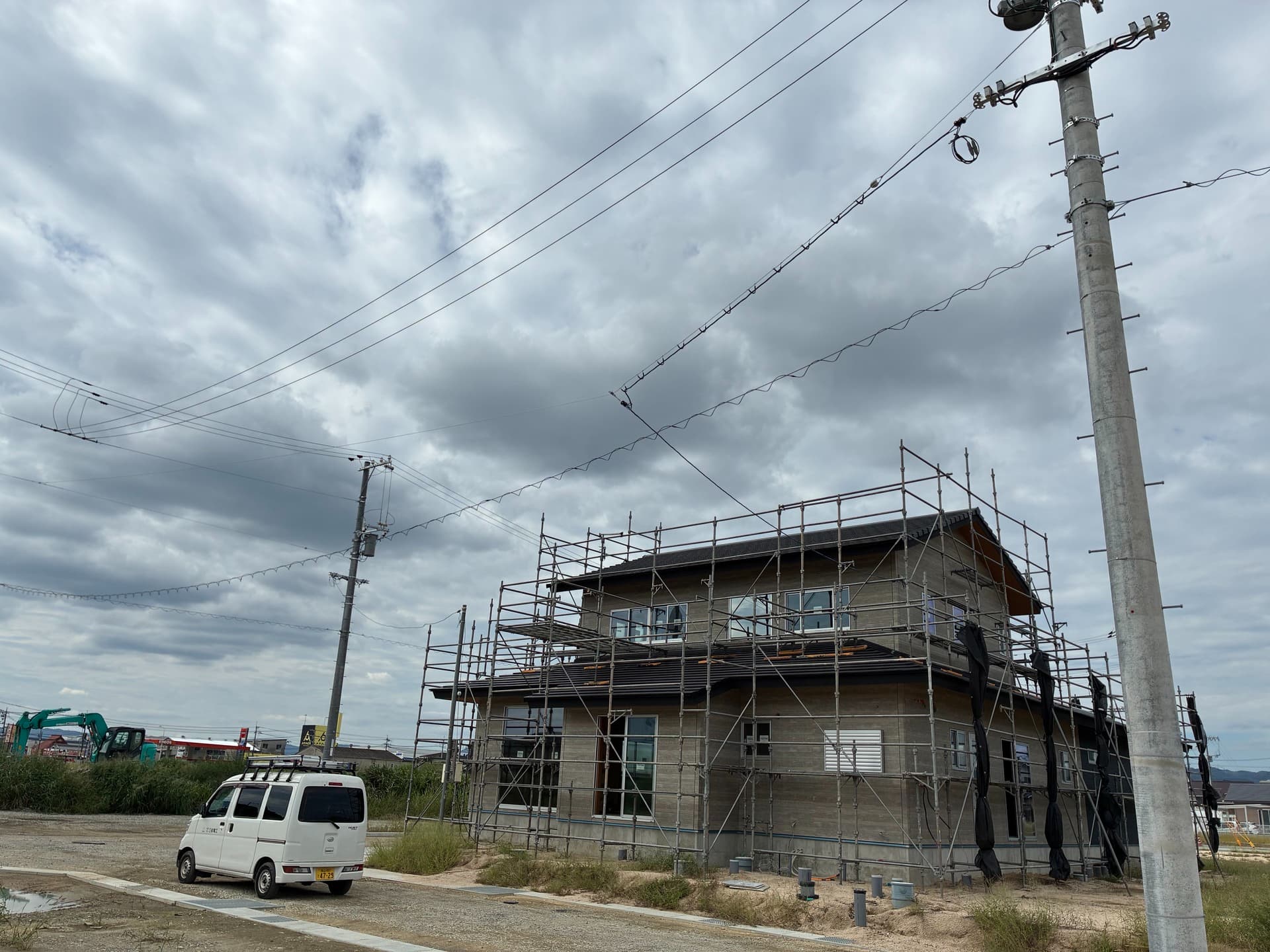 メッセンジャーワイヤ、引込み線の新設の画像